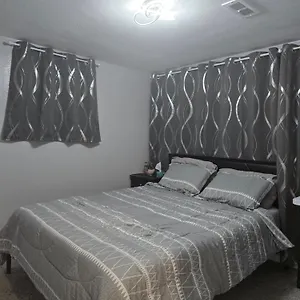 Homestay Falstaff, Toronto