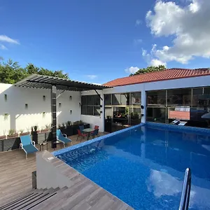 https://palapas-club-boutique-hotel.quintano-roohotels.com
